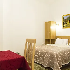 https://authentic-akacfa-apartment.inbudapesthotels.com